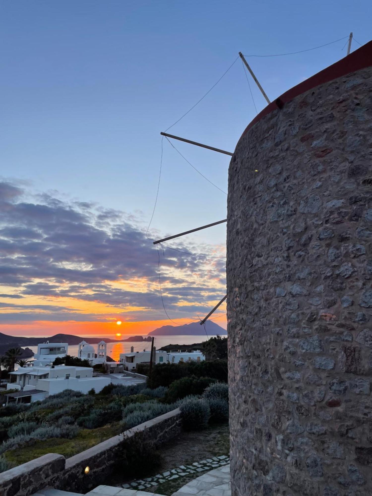 Marketos Windmill And Houses Tripiti Luaran gambar
