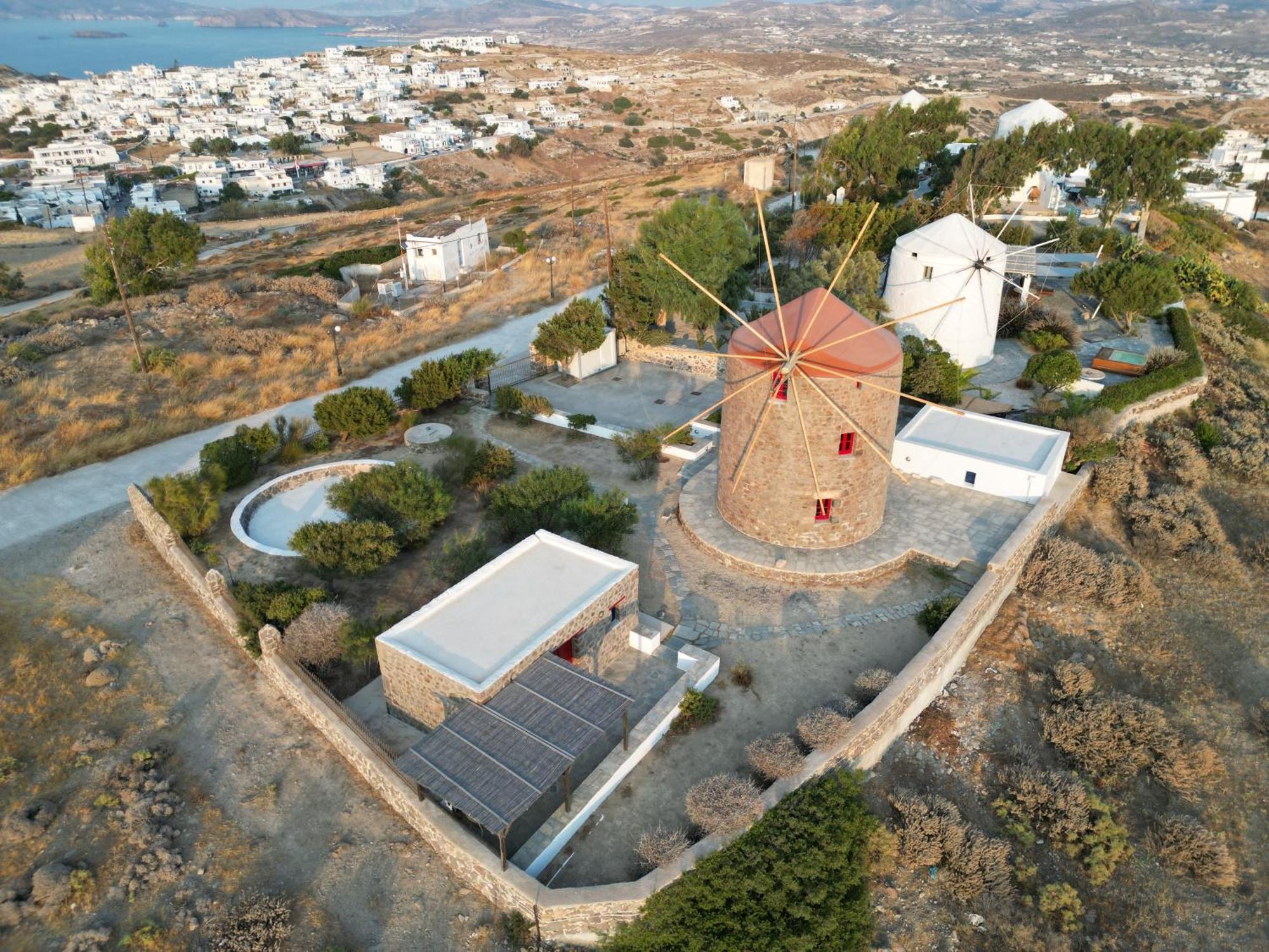 Marketos Windmill And Houses Tripiti Luaran gambar