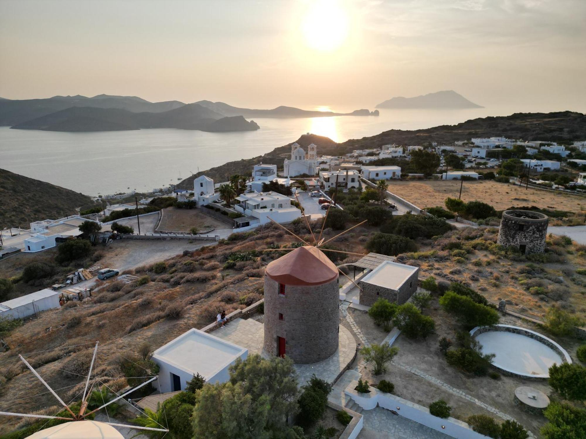 Marketos Windmill And Houses Tripiti Luaran gambar